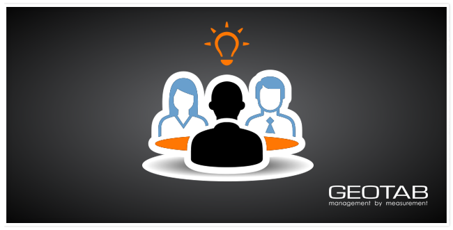 graphic of two employees with their manager facing them and a light bulb over them