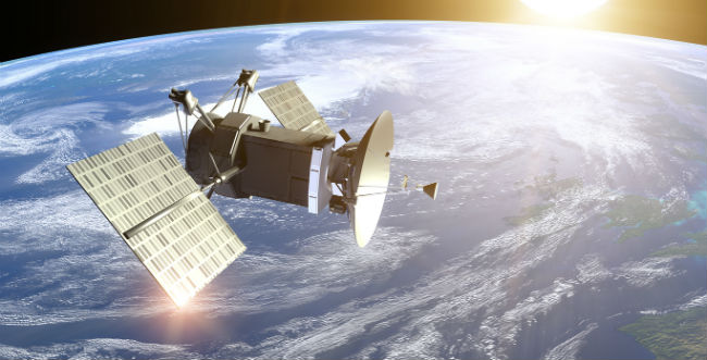 Satélite GPS orbitando la Tierra, utilizado para navegación y rastreo de flotas