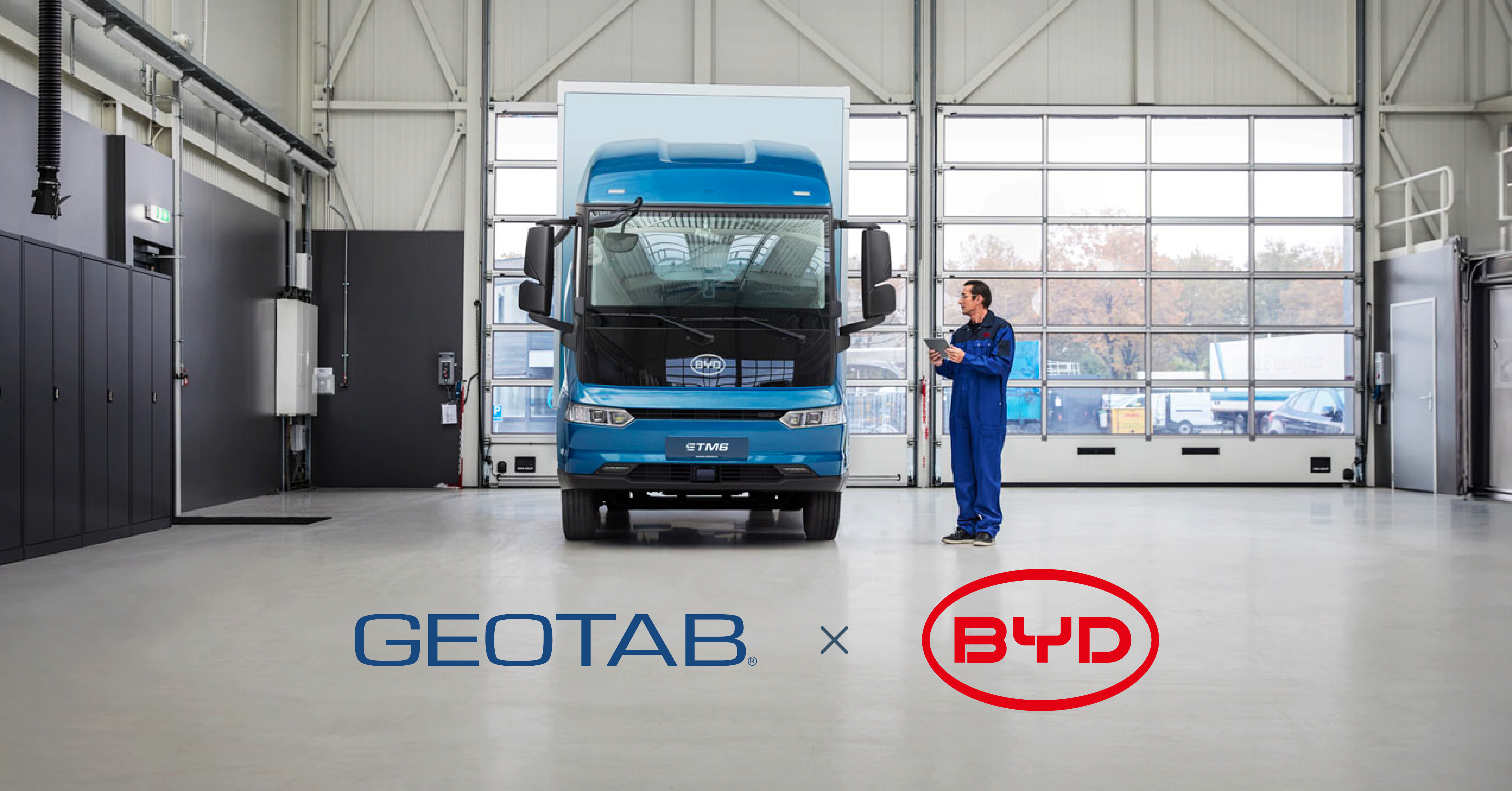 BYD Truck en Geotab en BYD-logo