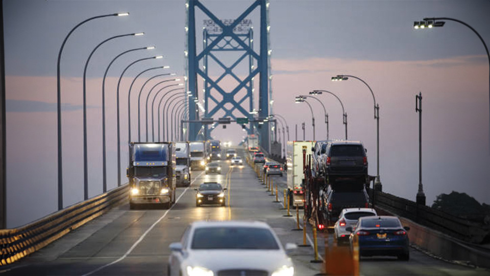 Image of Ambassador bridge with traffic