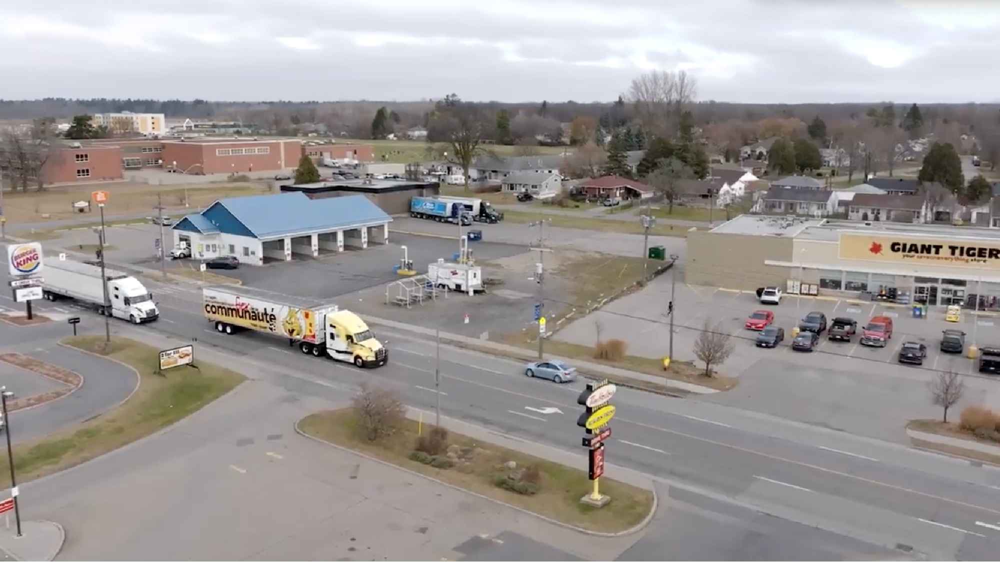 Giant Tiger parking lot image